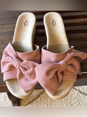 UGG Dusty Pink Bow Slide Sandals🎀